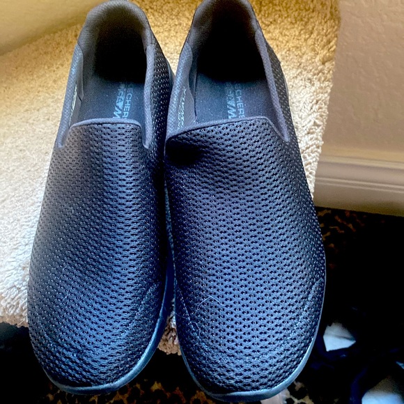 Skechers GoWalk Shoes - Picture 2 of 7